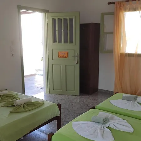 Palm Perissa (Santorini)